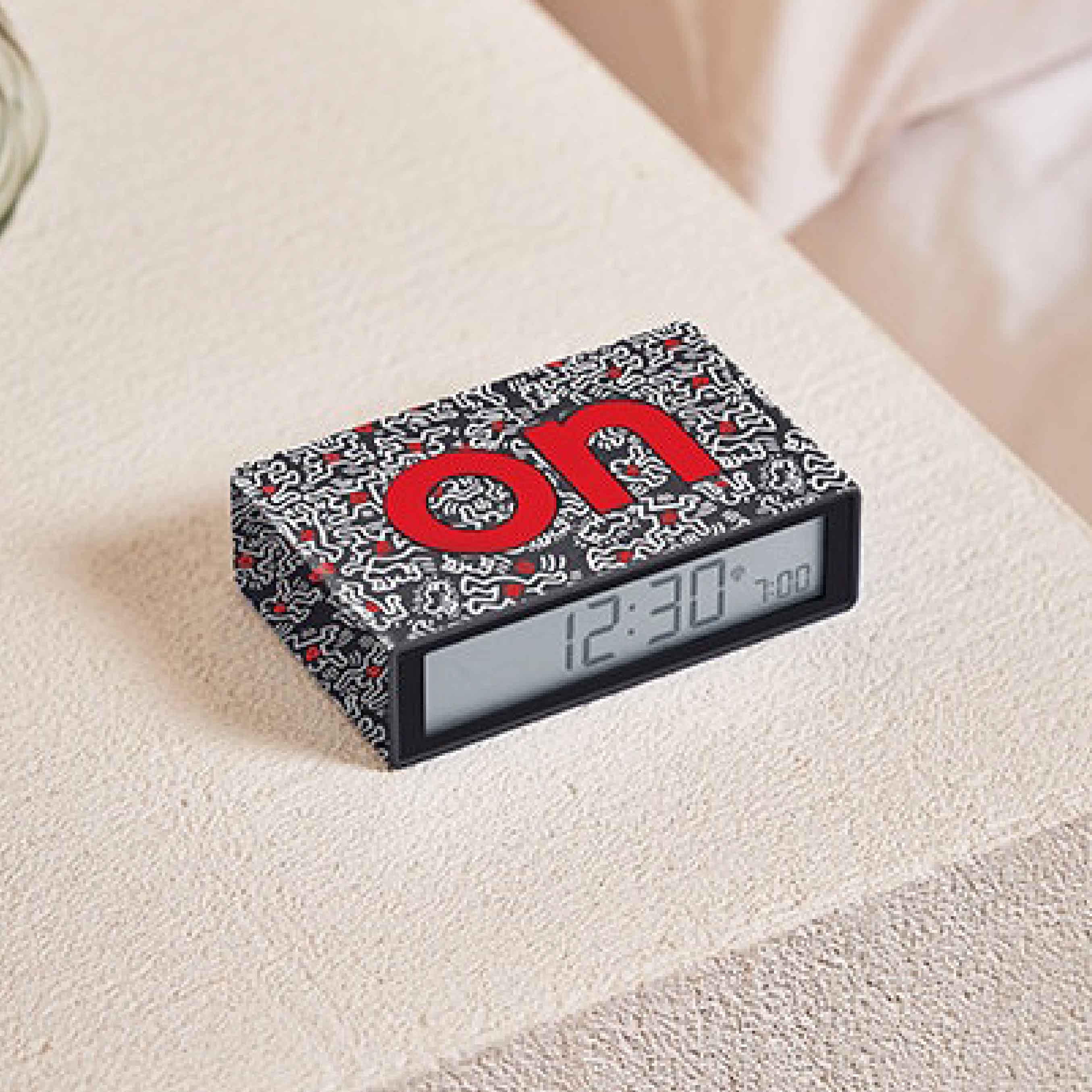 Flip+ Alarm Clock - Lexon x Keith Haring - Love Black Last chance
