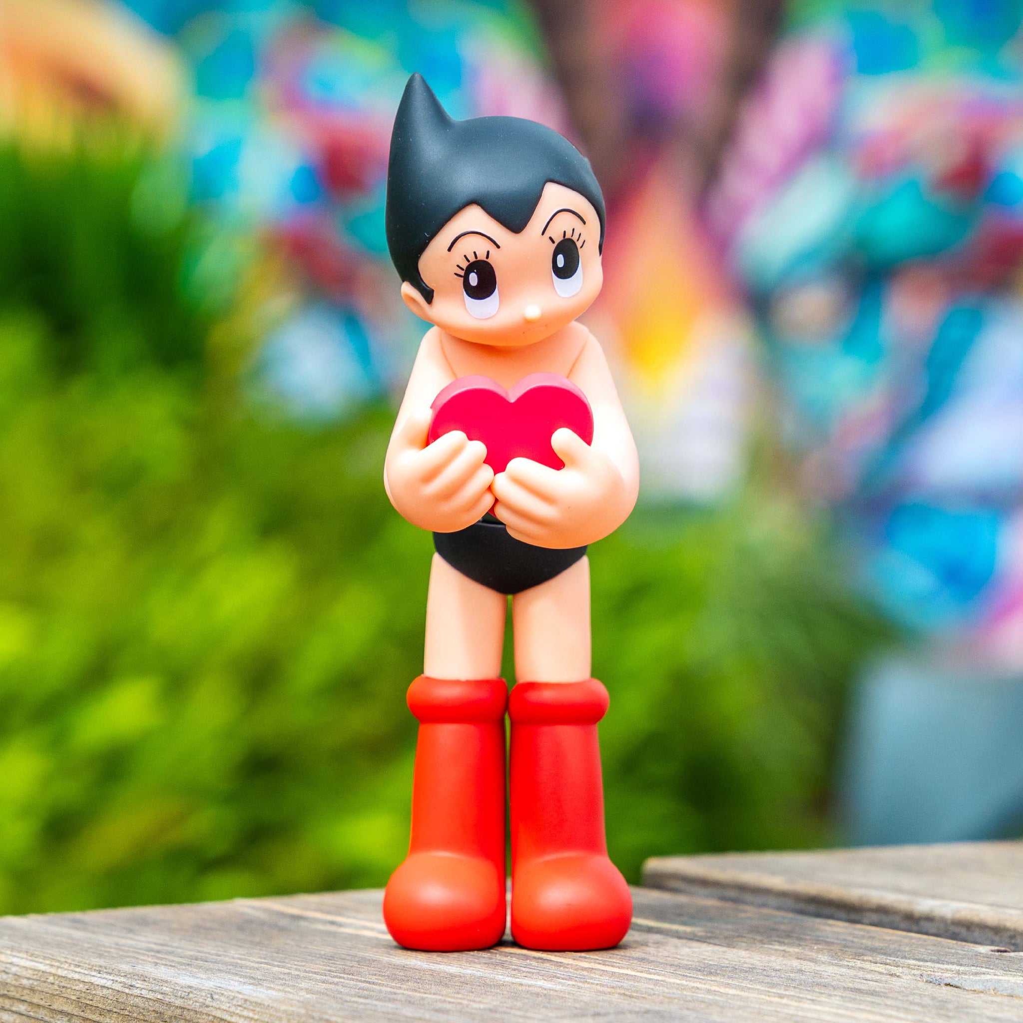 ASTRO BOY Holding Heart - OG