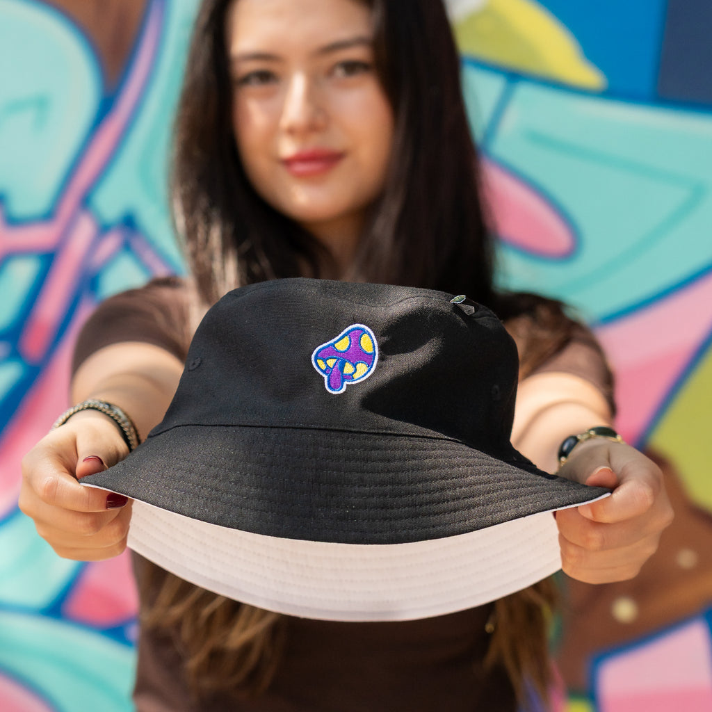 Persue WET PAINT Bucket Hat