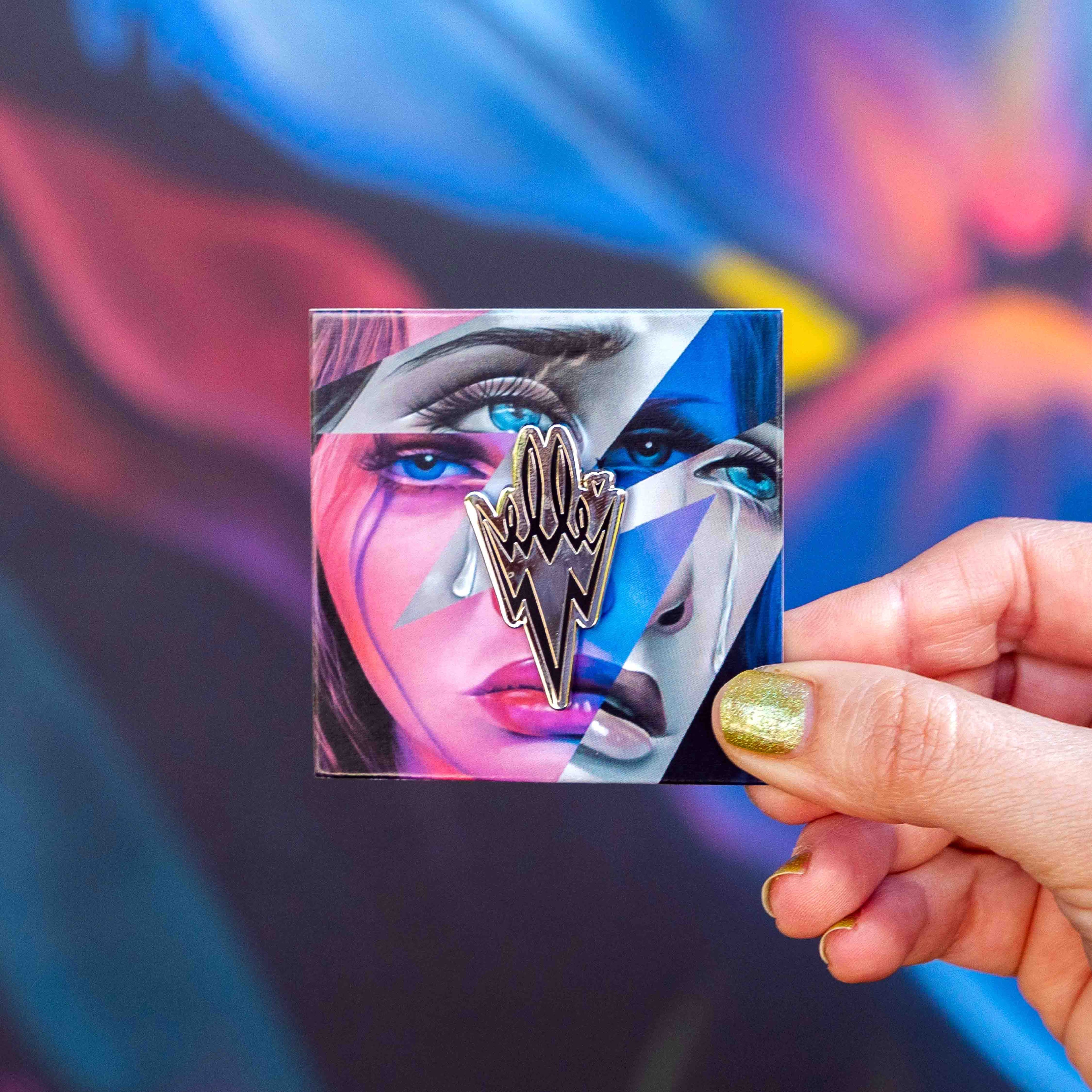 Elle Street Art TAG Pin