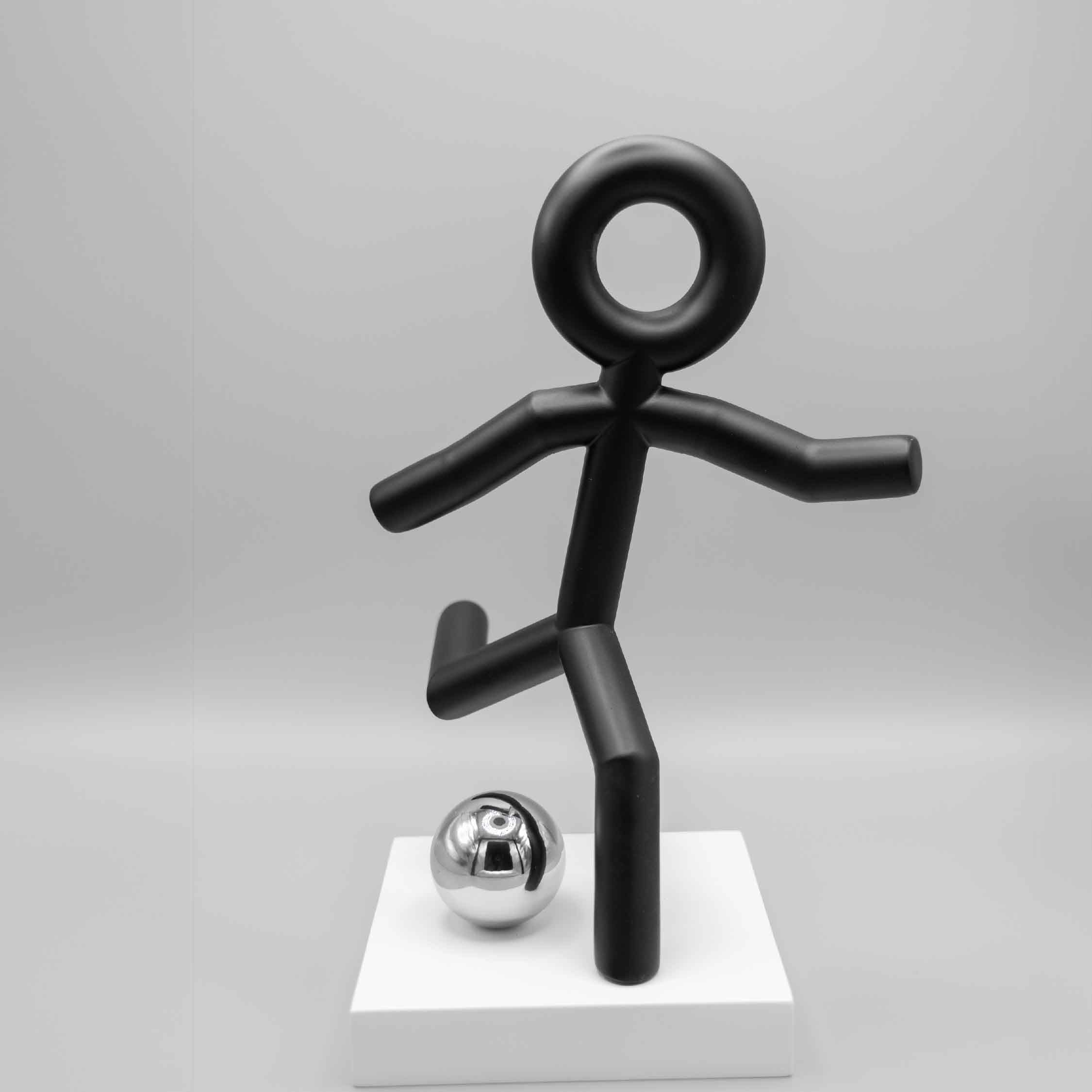 Lina Condes STRIKER Black Matt Sculpture | Limited Edition – The
