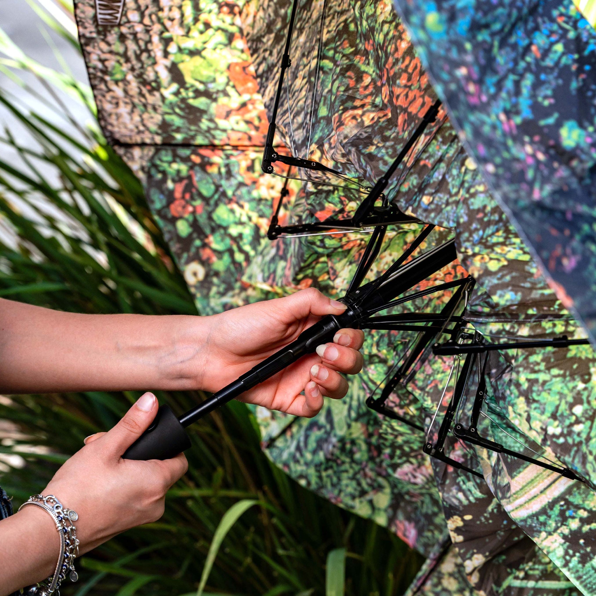 Logan Hicks THE ENTRANCE Travel-Size Umbrella