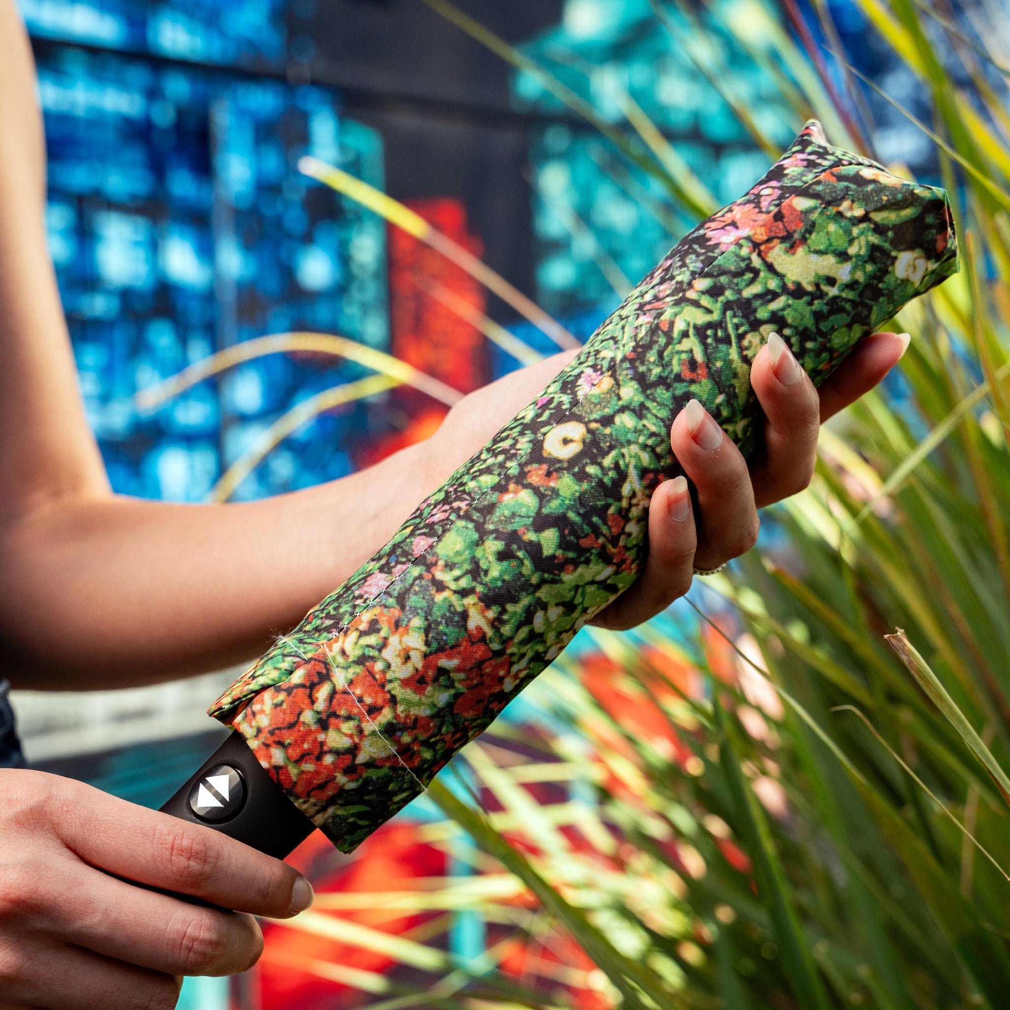Logan Hicks THE ENTRANCE Travel-Size Umbrella