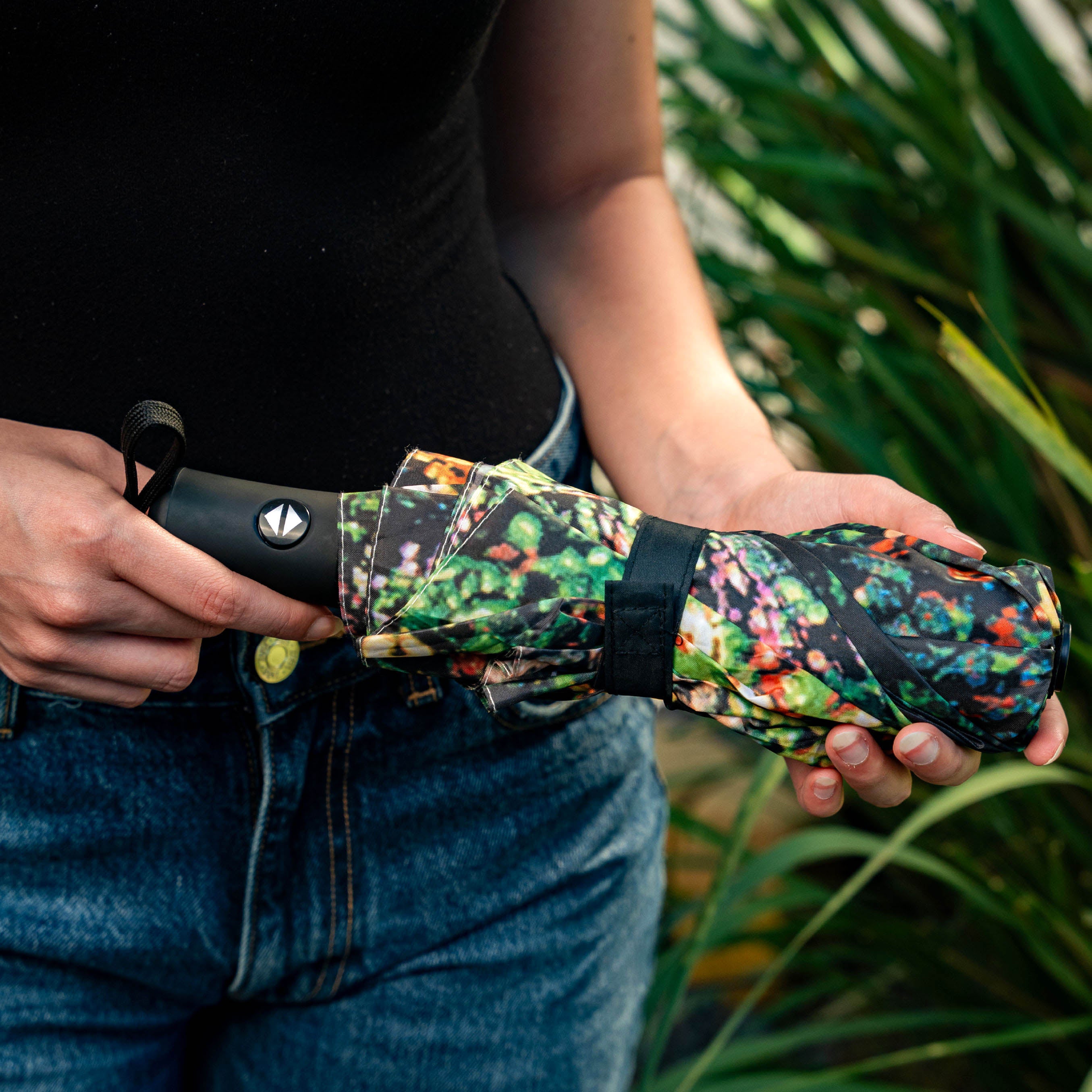 Logan Hicks THE ENTRANCE Travel-Size Umbrella