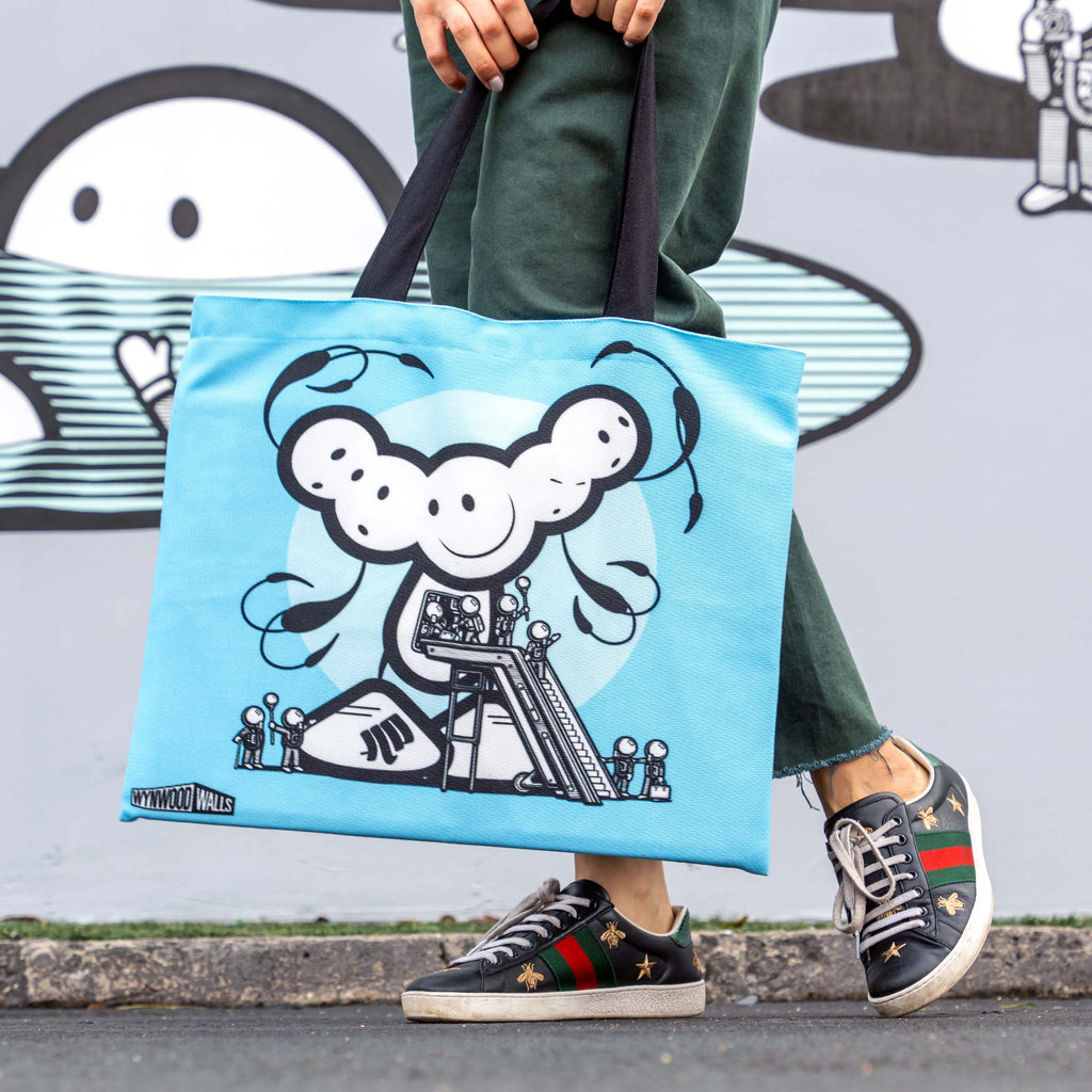 The London Police MINIONS BOARDING LAD Exclusive Tote