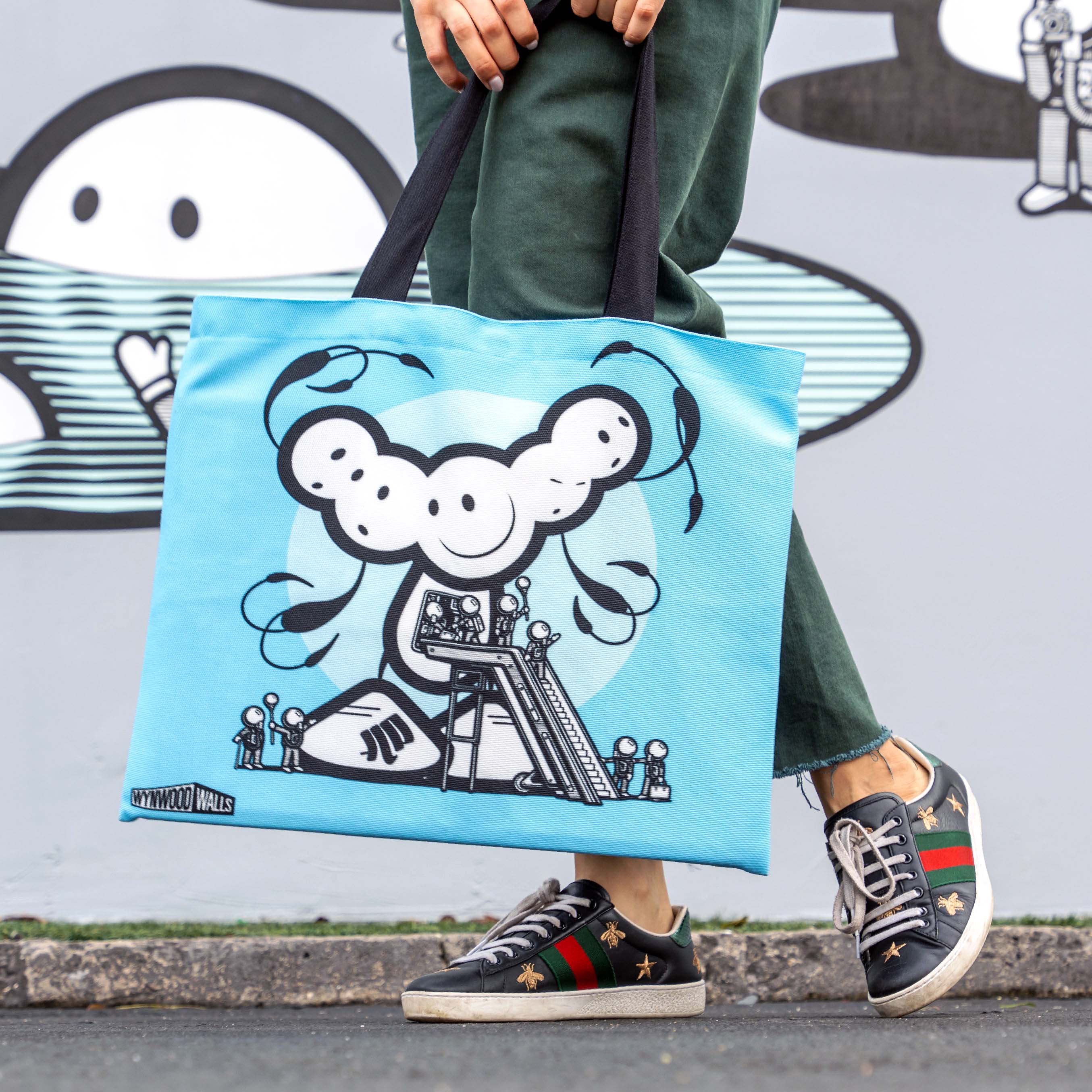 The London Police MINIONS BOARDING LAD Exclusive Tote