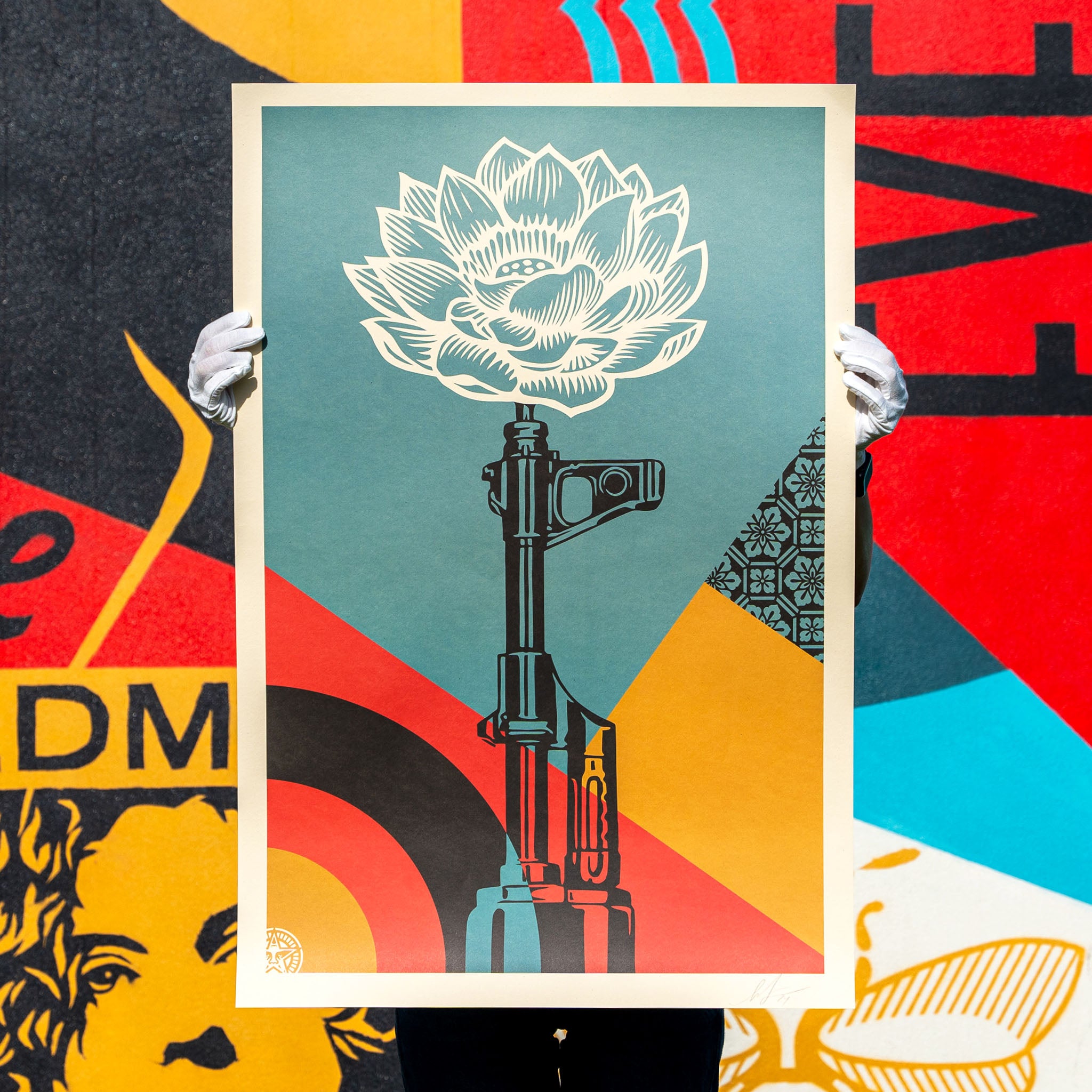 額装済/AK-47 Lotus 手書きサイン入り（オベイ）/アートポスター Shepard Fairey's AK-47 Lotus: Signed Art for Change – The