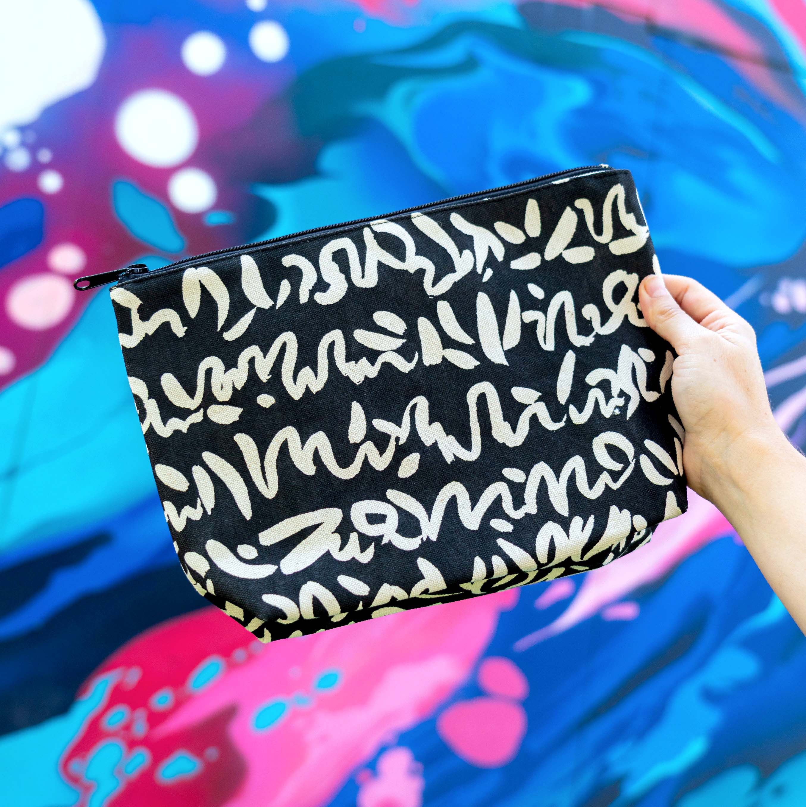 Travel Pouch Large - Story Black Secondary image