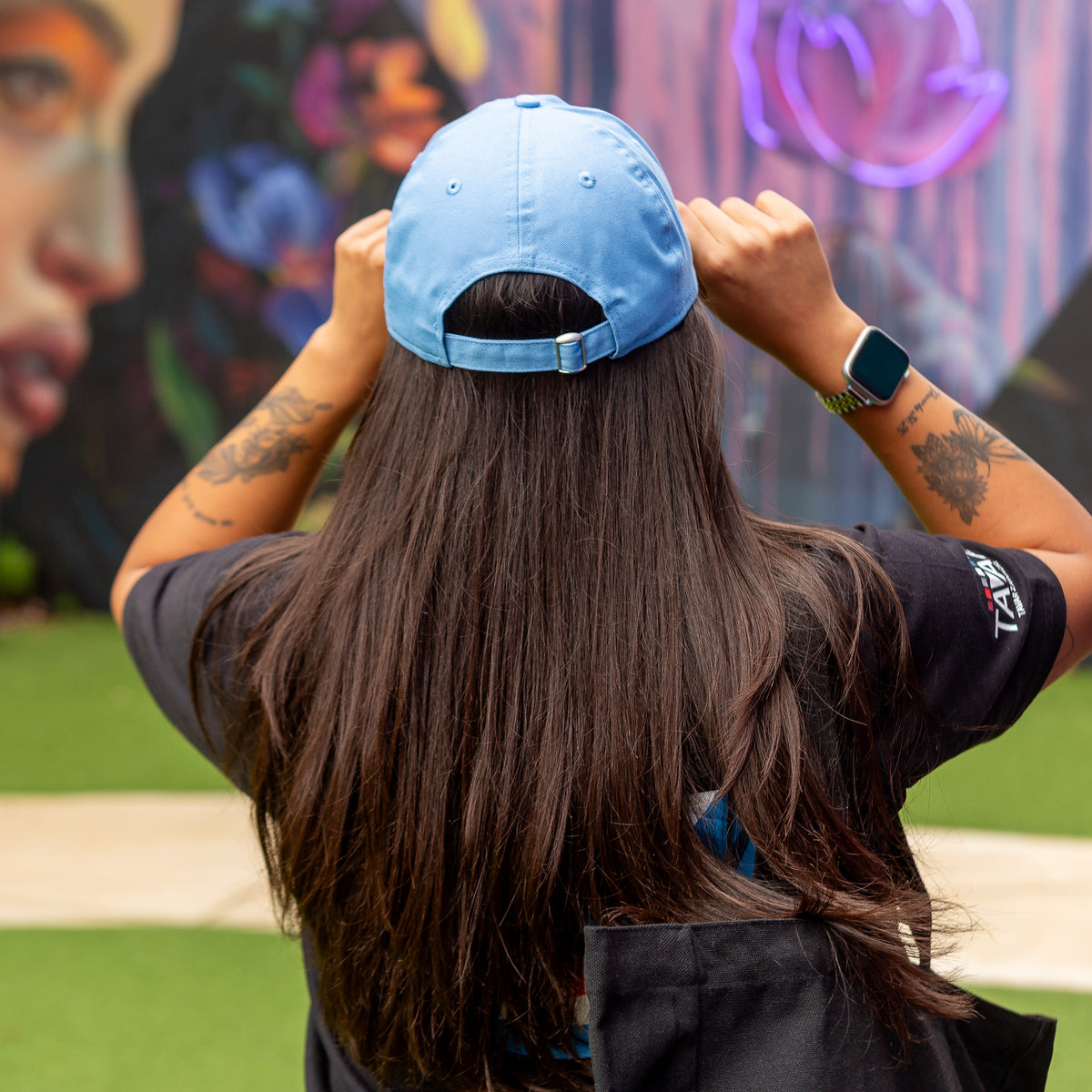 Wynwood Walls x New Era 9TWENTY Cap Sky Blue