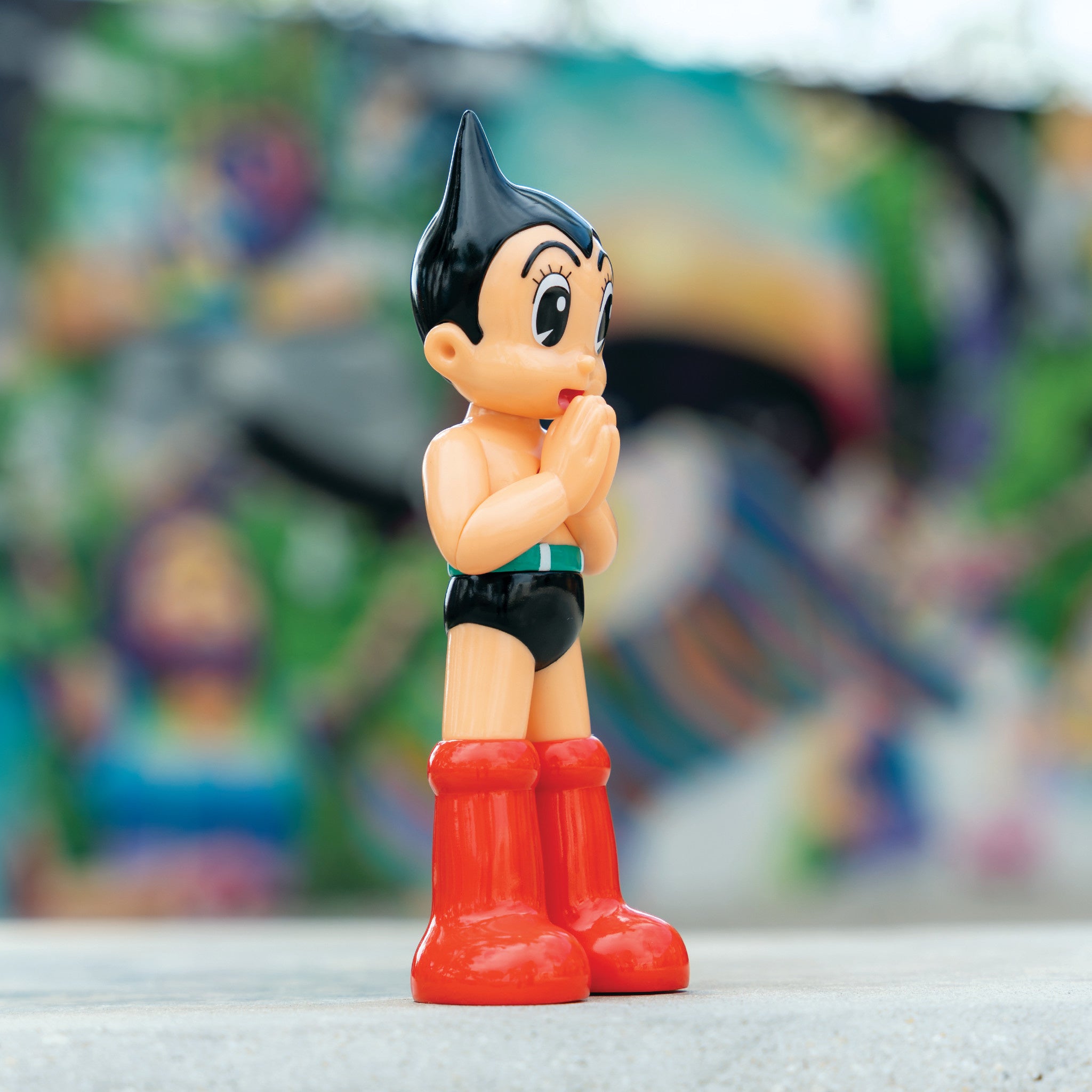 Astro Boy Greeting 6 inch - Wynwood Walls Shop