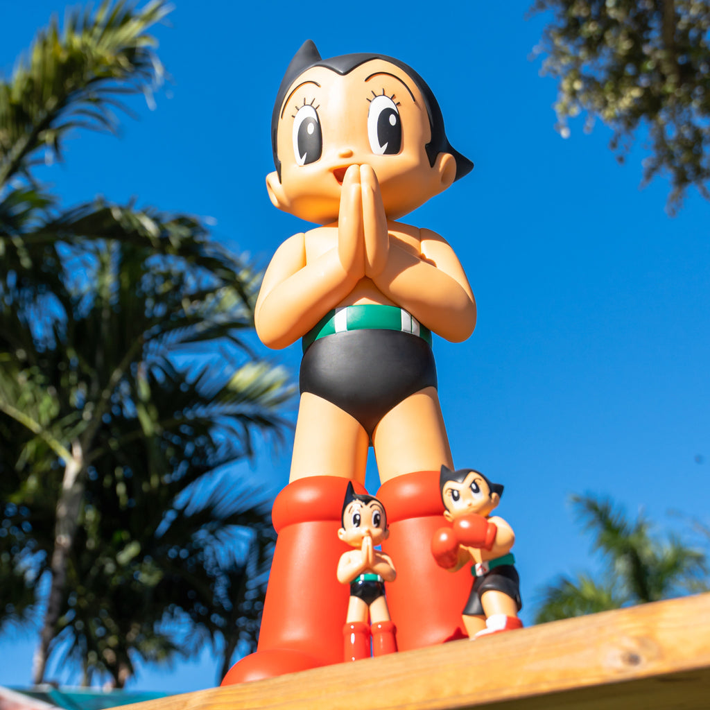Astro Boy Greeting - OG 1000% - Wynwood Walls Shop