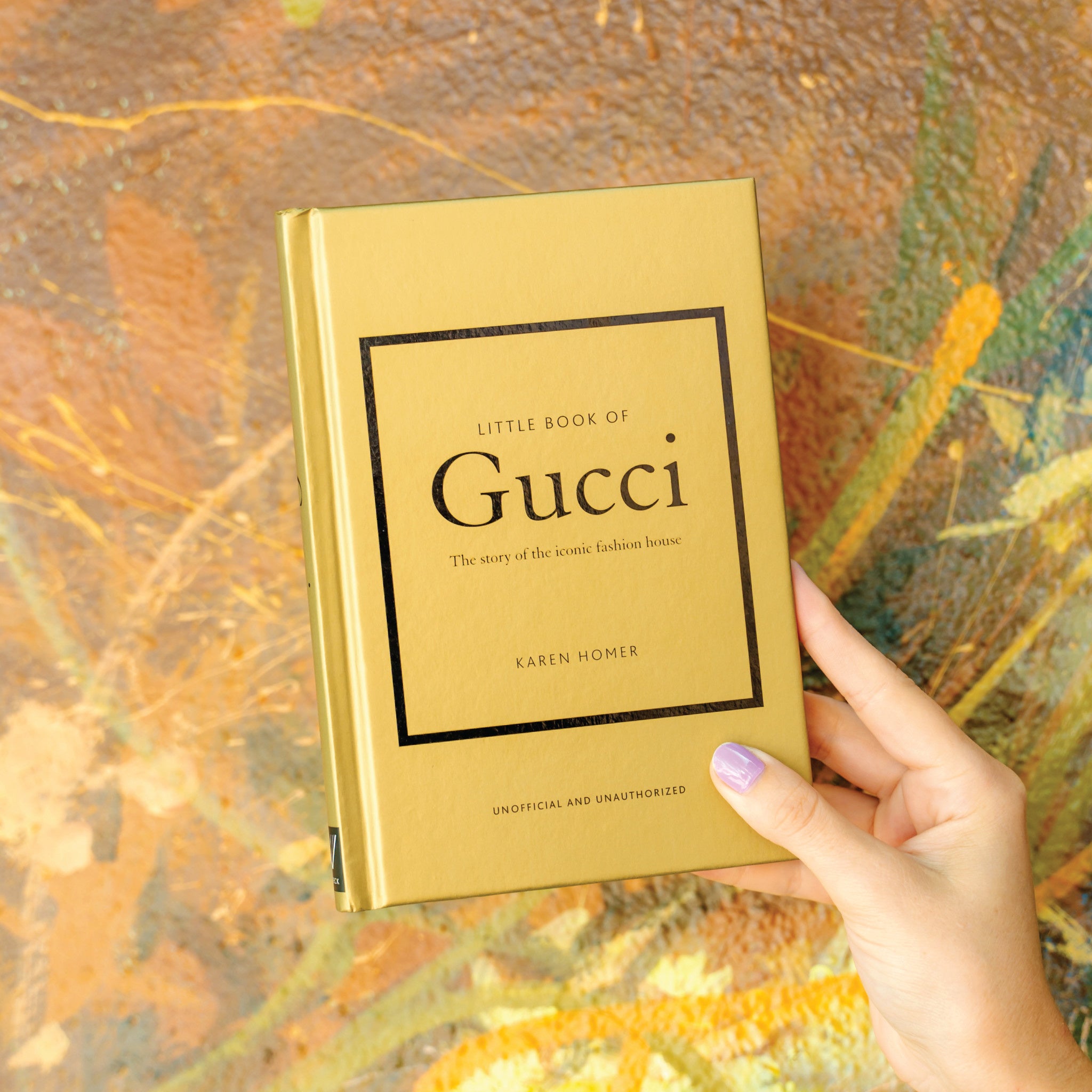 Little Book of Gucci: The Story of the Iconic Fashion House (Little Books  of Fashion, 7)