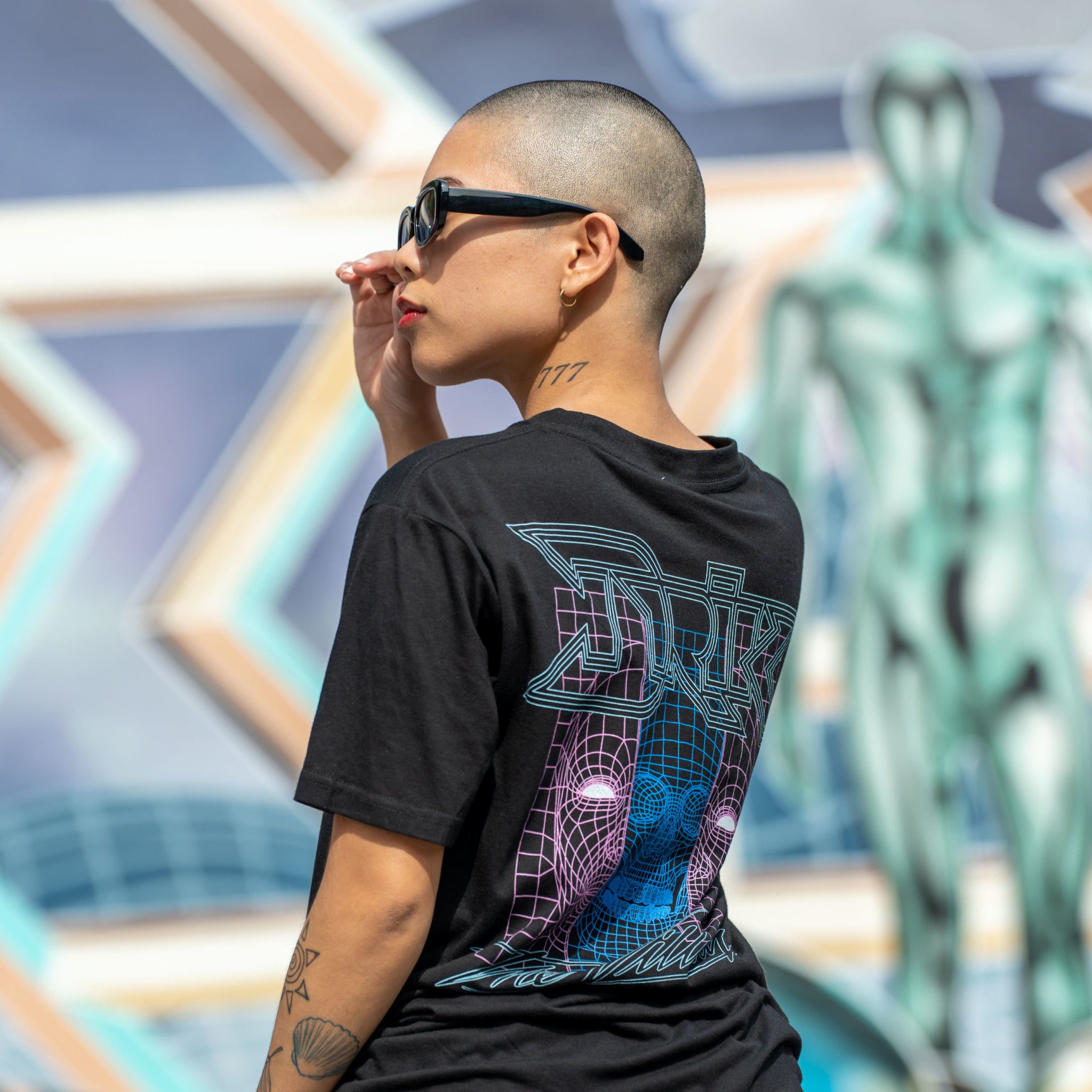 Drik the Villain VISUALIZE MINDSET Wynwood Walls Sportiqe Tee - Wynwood Walls Shop